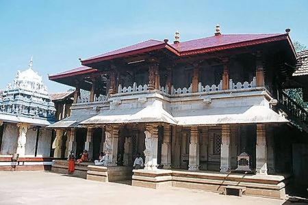 Kollur Mookambika Temple - Udupi Taxi Services